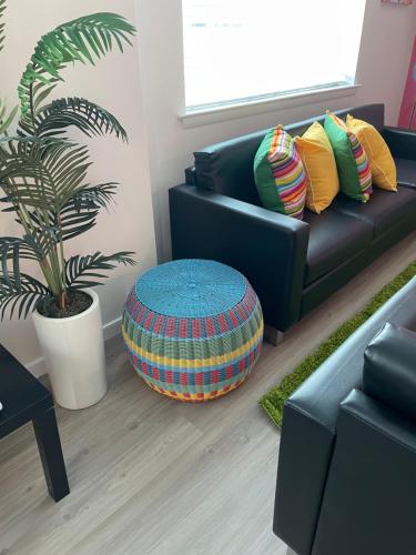 Lux House Of Champagne 2BR 2BA Free Parking & Wifi in Baltimore, USA