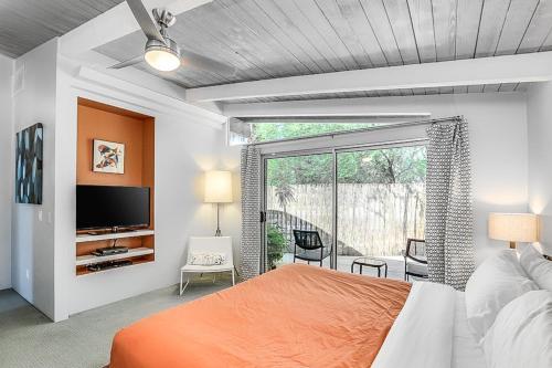 Twin Palms Mid-century Escape