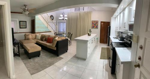Finest Accommodation Marley Manor Apt #332 2nd floor Block 3 6 Marley Rd Kingston 6