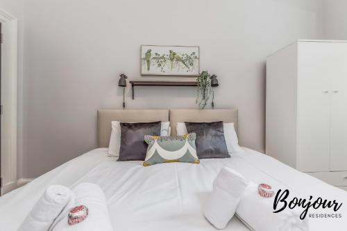 Main Door 3BR-3BA Leith Walk - Parking & Garden by Bonjour Residences Edinburgh - image 3