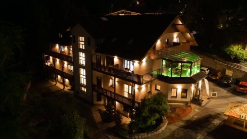 Karpacki & SPA - blisko wyciągu, Restauracja, Sala Zabaw, Bar 24h – Karpacz, WI
