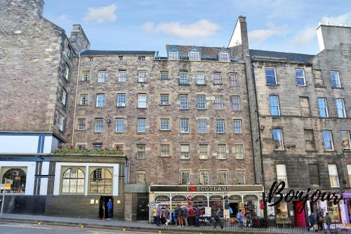Royal Mile 5BR-2BA - Free Parking & Private Entrance by Bonjour Residences Edinburgh