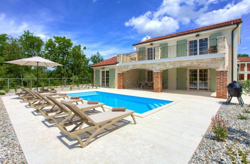 Villa Adria – khách sạn tại Rasopasno