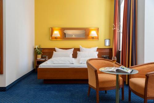 room detail thumbnail 1