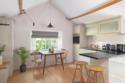The Hayloft by Black Door Stays, Bath (photo 9)