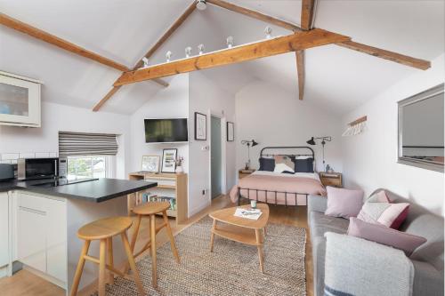 The Hayloft by Black Door Stays - Bath