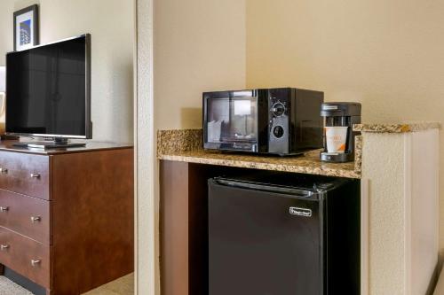 Comfort Suites Near Universal Orlando Resort