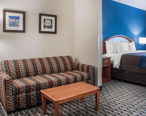 Comfort Inn & Suites