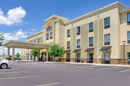 Comfort Inn & Suites Lynchburg Airport - University Area - Hotel - Lynchburg