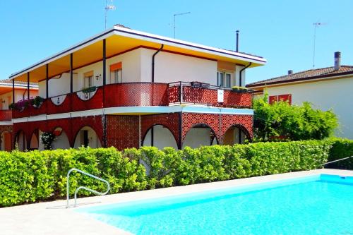 Spacious Villa With Private Garden and Pool