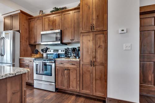 Rockwood Lake Lodge home - image 7