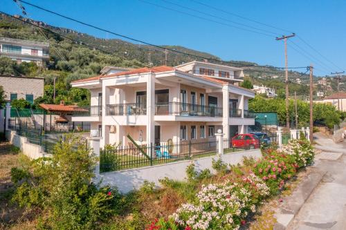 Paralia Platanou seaview house