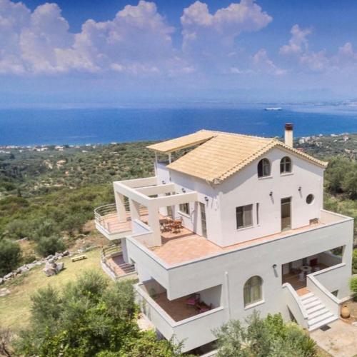 Ventana gîte à louer Mikrá Mandínia