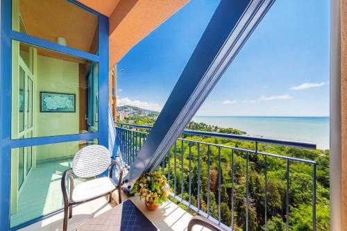 Sea view perfect location - image 10