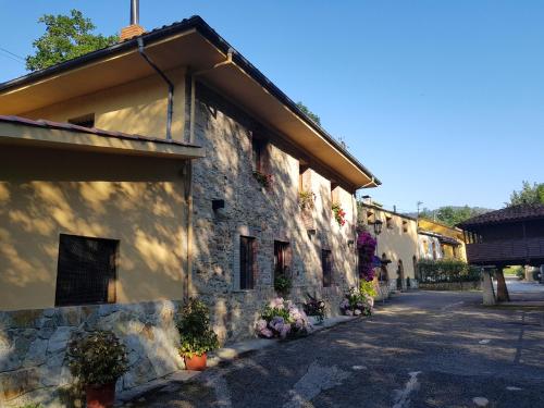 Río España - Casa amplia con patio y barbacoa en Villaviciosa