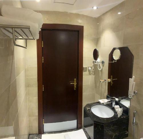Bathroom, Cladium Hotel in Al Aridh