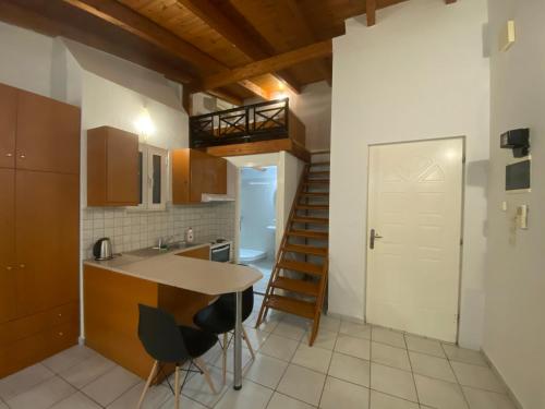 Le Chris Central Apartments 2
