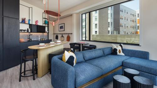 The Catbird Hotel - image 12