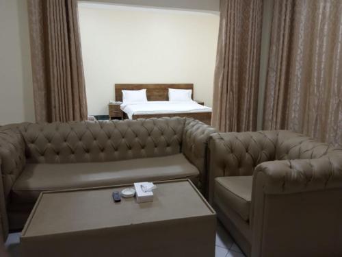 아지만 Corniche Palace Hotel 1성급 호텔 스위트룸