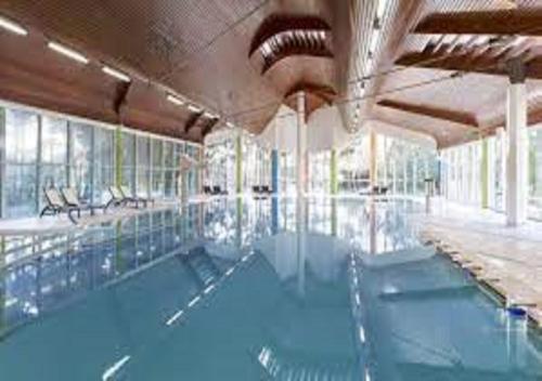 Spa, RÉSID'AZUR APPARTEMENT T2-PMR- Piscine privée (RESID'AZUR APPARTEMENT T2-PMR- Piscine privee) in Saint-Jean-de-Monts