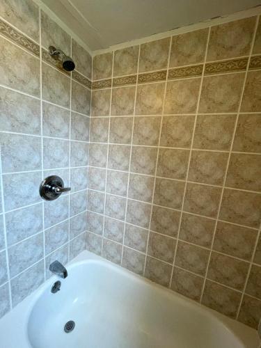 The Riverside Inn - image 4