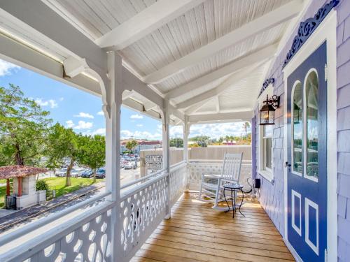 Wisteria House Inn - 3 Distinct Suites - Walkable home - image 3