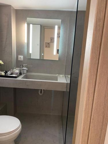 Cozy apartment in center of Athens near to Acropolis