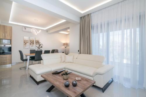 Villa Olive Green