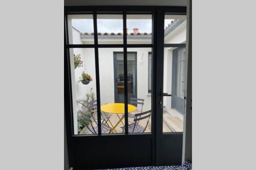 en plein coeur de Talmont, maison connectée à l'esprit rétais (en plein coeur de Talmont, maison connectee a l'esprit retais) in 吉龍德河畔塔爾蒙