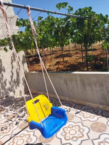 عجلون /ام الينابيع/شارع المحمية 0798180177