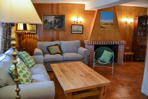 Casa del Río (Casa del Rio) in Torre Val De San Pedro