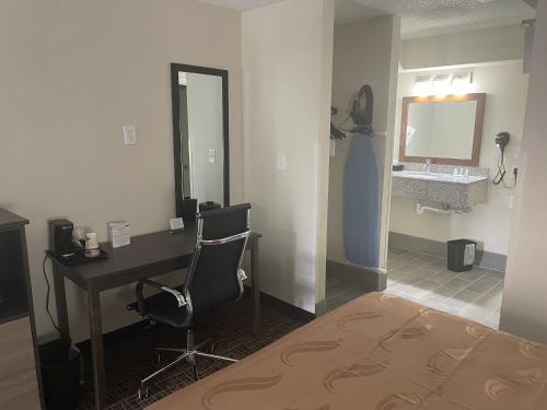 Quality Inn & Suites - image 4