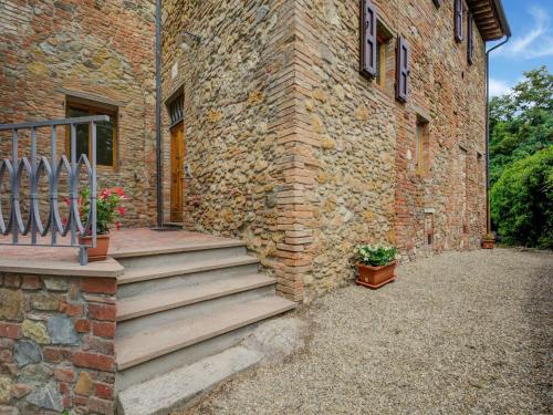 Lush Farmhouse in Gambassi Terme-Fi with Tennis Court