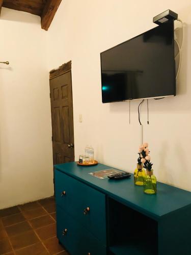 Standard Twin Room image 10