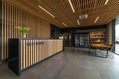 Teehouse Golf Apartment in 切拉德納