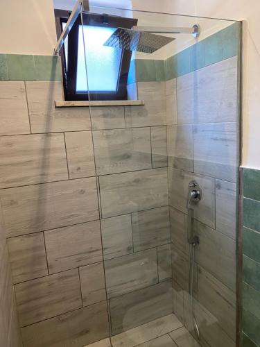 Apartment with Shower image 10
