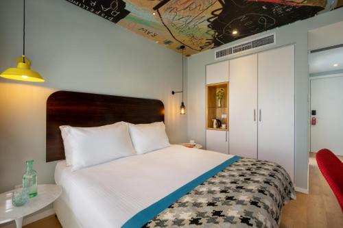 Zimmer mit 2 einzelbetten, stadt