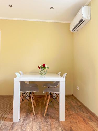 Pine&Chill2 Apartments in Veszpremi