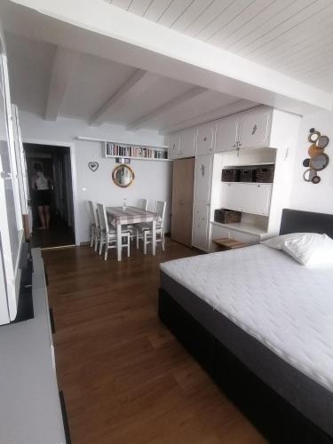 Haus Enzian - Apartment Gerlitzen in Treffen Am Ossiacher See