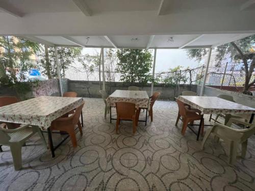 Ozgur Hotel Özgür Hotel is a popular choice amongst travelers in Antalya, whether exploring or just passing through. Offering a variety of facilities and services, the property provides all you need for a good 