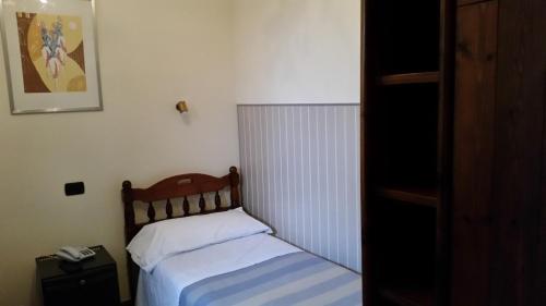 Hotel Croce Di Malta – Rome