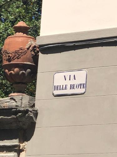 Florence Apartments Home Feeling - image 12