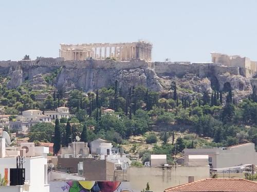 ENILION ATHENS , CITY CENTER WITH VIEW TO ACROPOLIS, Ateny