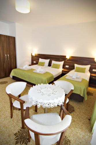 Kaniówka Ski Resort - relaks w górach z basenem, sauną i jacuzzi – Bialka Tatrzanska, KY