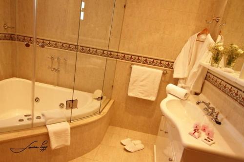 Fürdőszoba, Grand Hotel Libertad in Nueve de Julio Partido