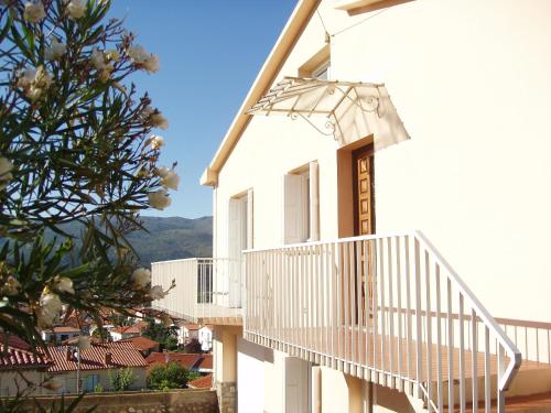 ทางเข้า, Bellevue in พราด