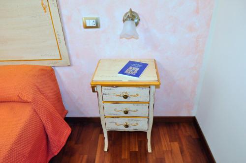 Standard Double Room image 7