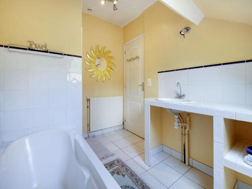 Charming Holiday Home in Raizeux near Forest - image 5