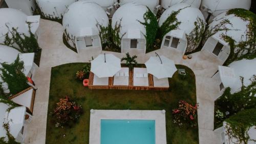 Igloo Beach Lodge