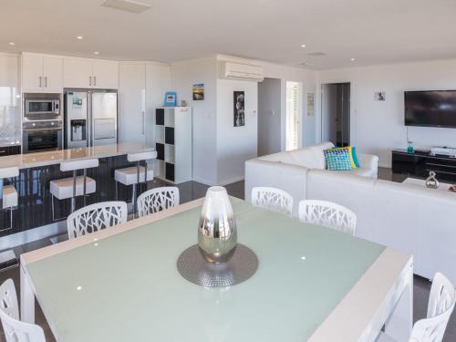 Stunning on Stacey 42 Stacey Drive in Carrickalinga